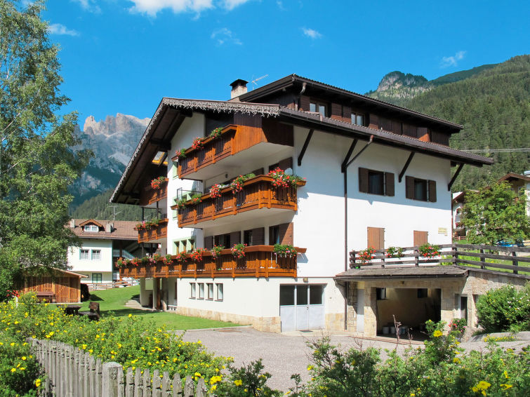 Bernard Apartment in Campitello di Fassa