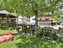 Zonnig appartement met tuin en bergzicht in Campitello, vlakbij de Dolomieten - thumbnail 4