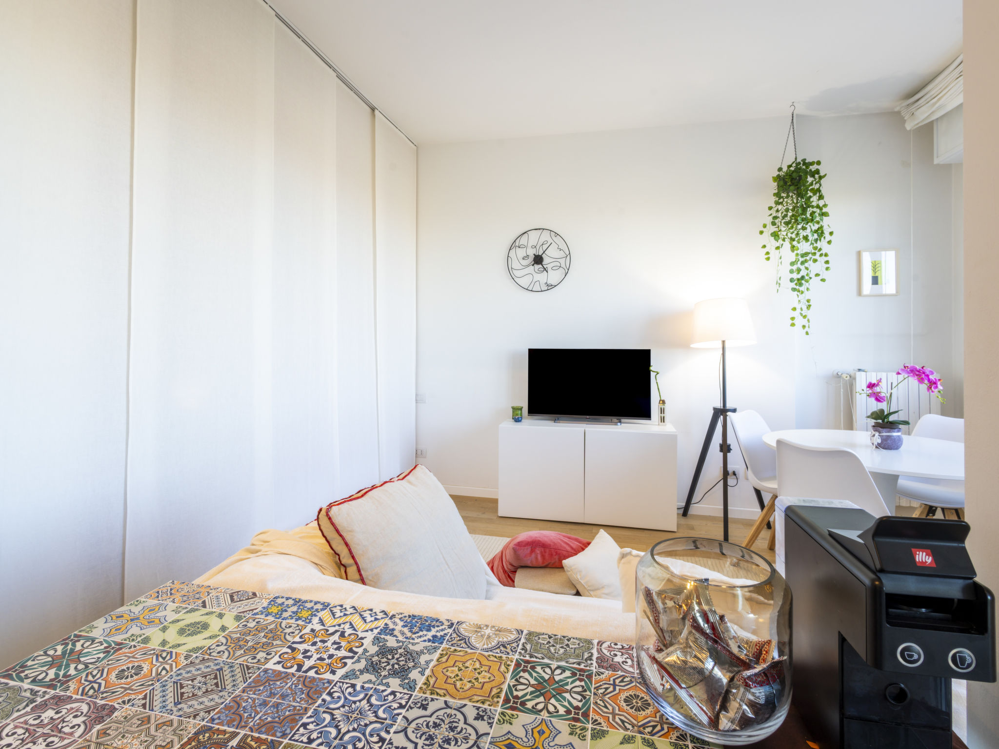 San Donato Open Space-Inside