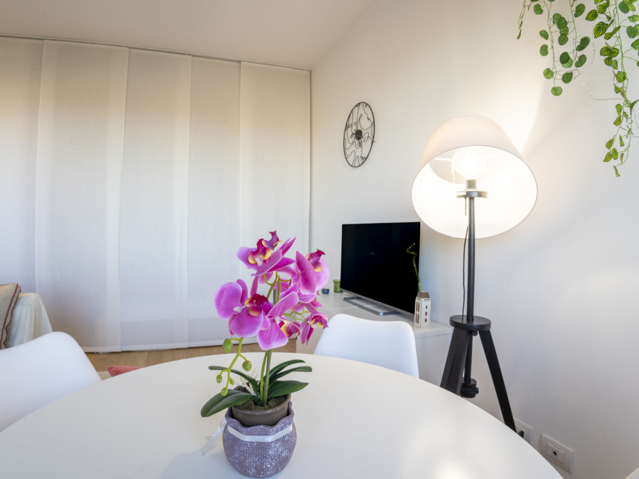 San Donato Open Space-Inside
