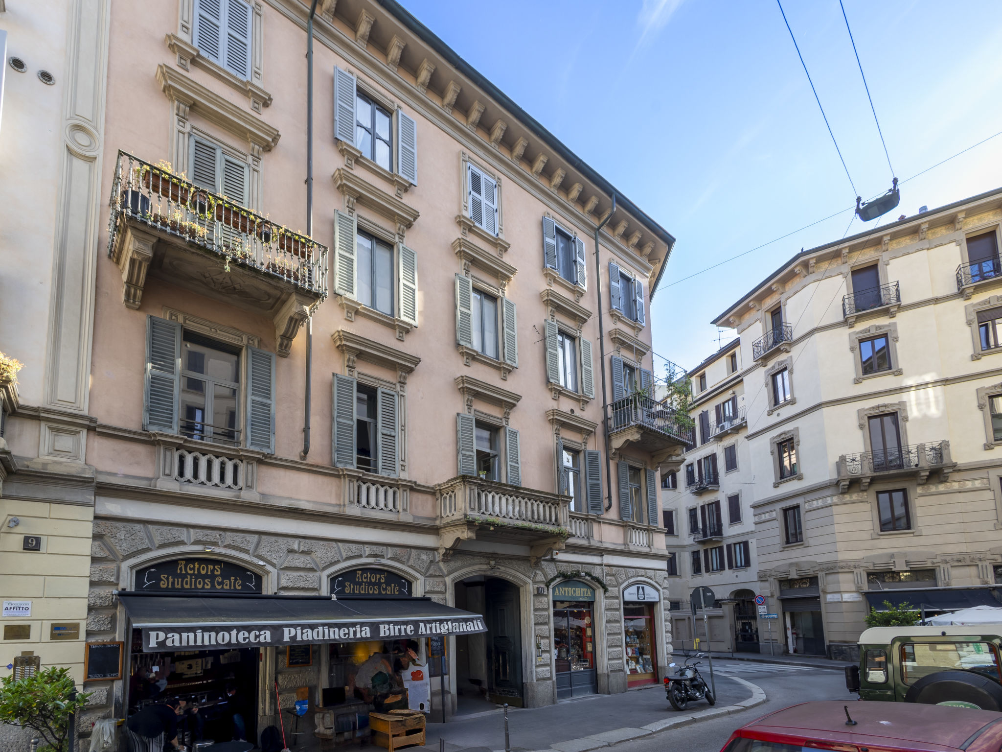 Terraggio Mansard-Outside