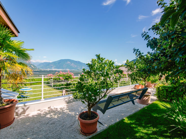 Search and Stay destination Andriano, Trentino-Alto Adige - Italy from AU$ 295. Hocheppan