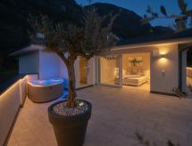 Penthouse met panoramisch uitzicht, jacuzzi en privé-sauna nabij Merano - thumbnail 3