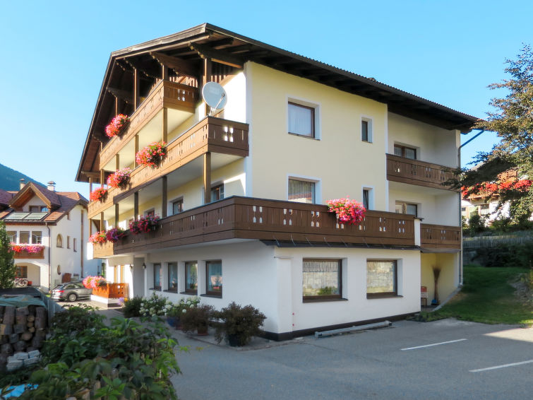 Appartement nabij het meer in St Valentin met sauna in St Valentin/San Valentino