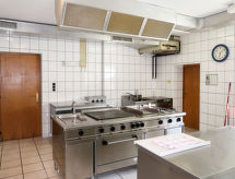 Grootschalig groepsverblijf in Zuid-Tirol met 16 slaapkamers, vlakbij meer en piste - thumbnail 6
