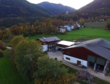 mit Terrasse auf einem Bauernhof
