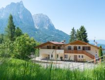 Wohnung in den Dolomiten mit traumhafter Aussicht