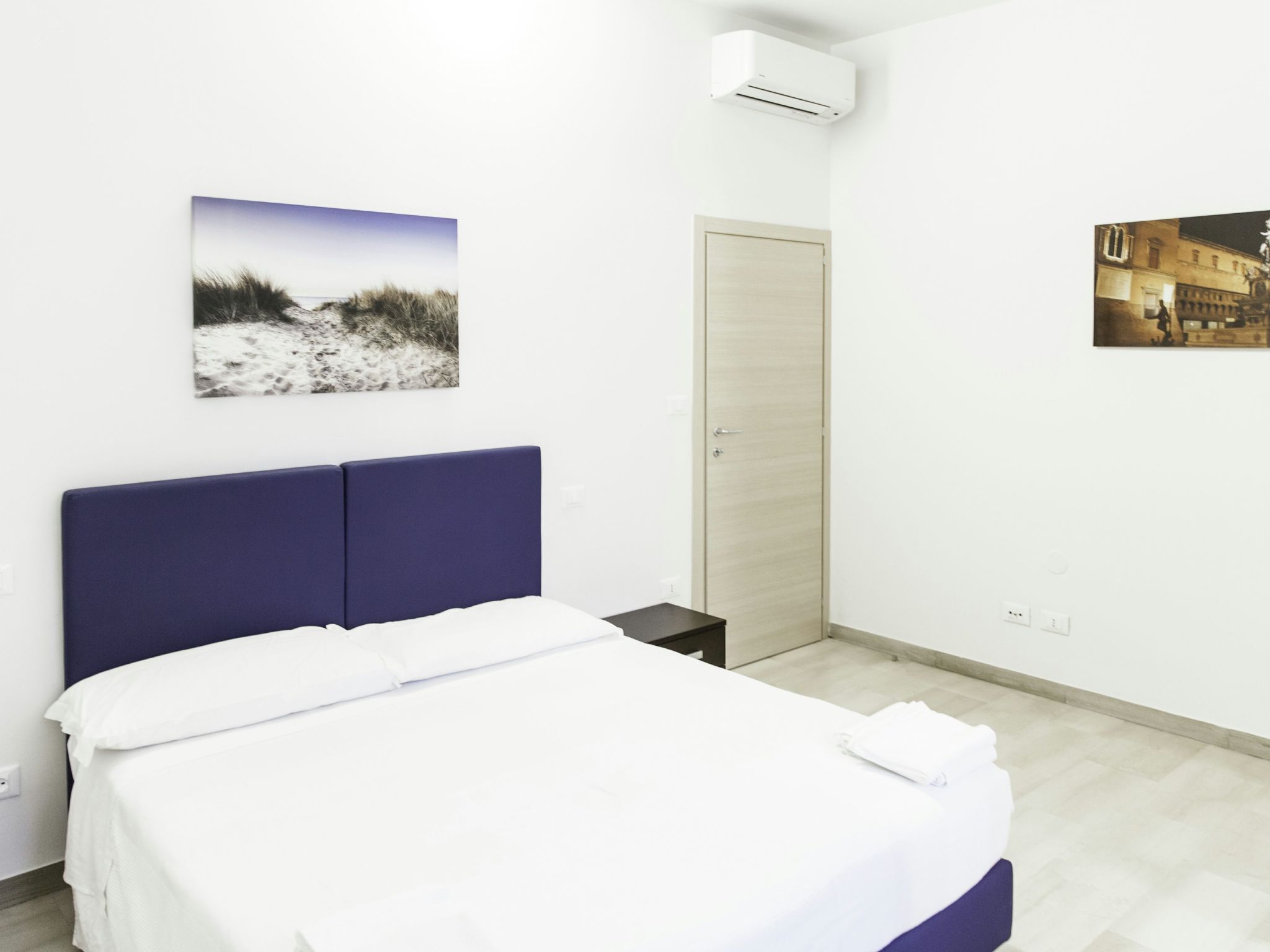 Auf dem Messegelände 14, in der Nähe des Zentrums und gegenüber dem Messegeländ