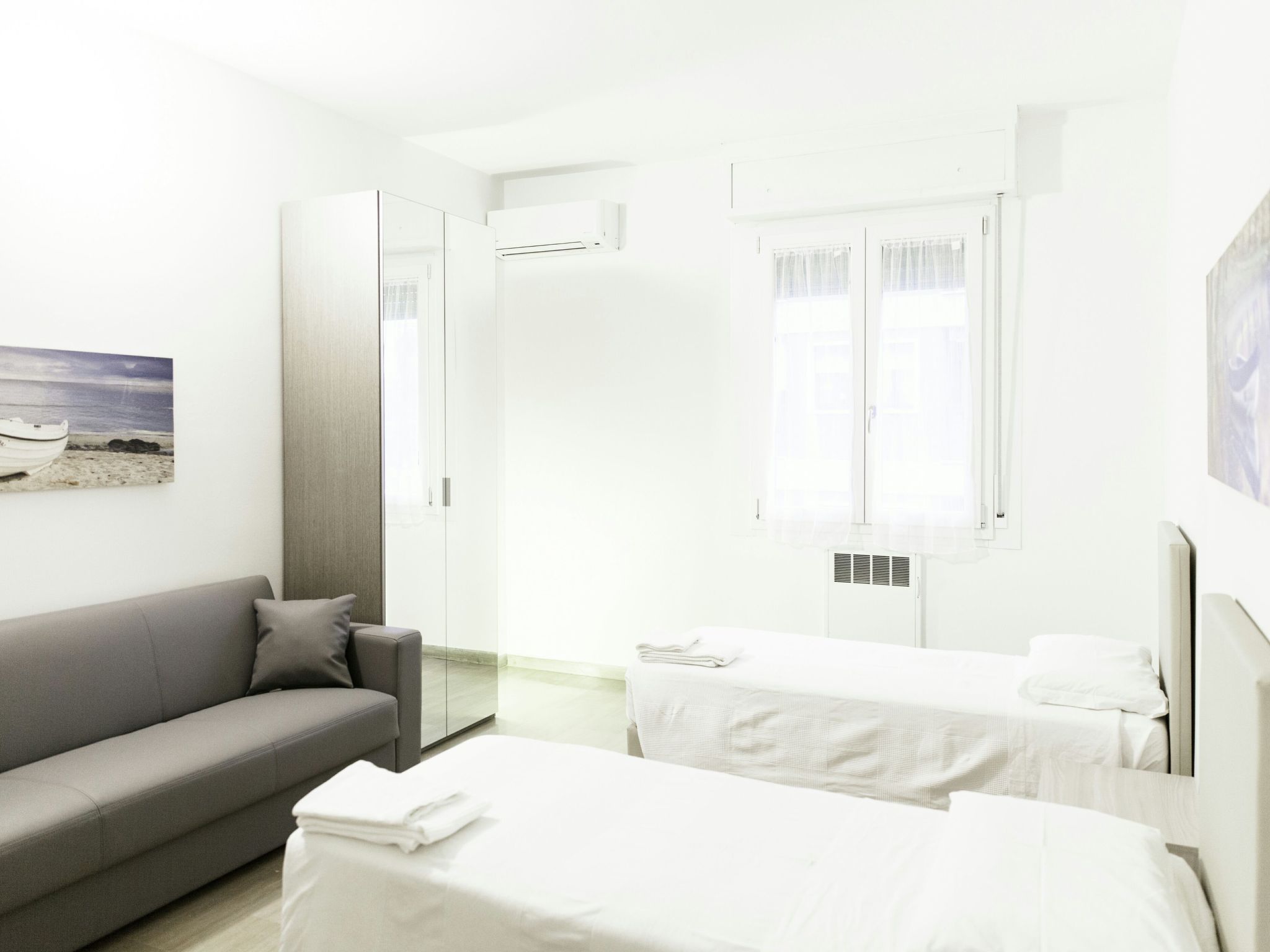 Auf dem Messegelände 14, in der Nähe des Zentrums und gegenüber dem Messegeländ-Image-tags.info