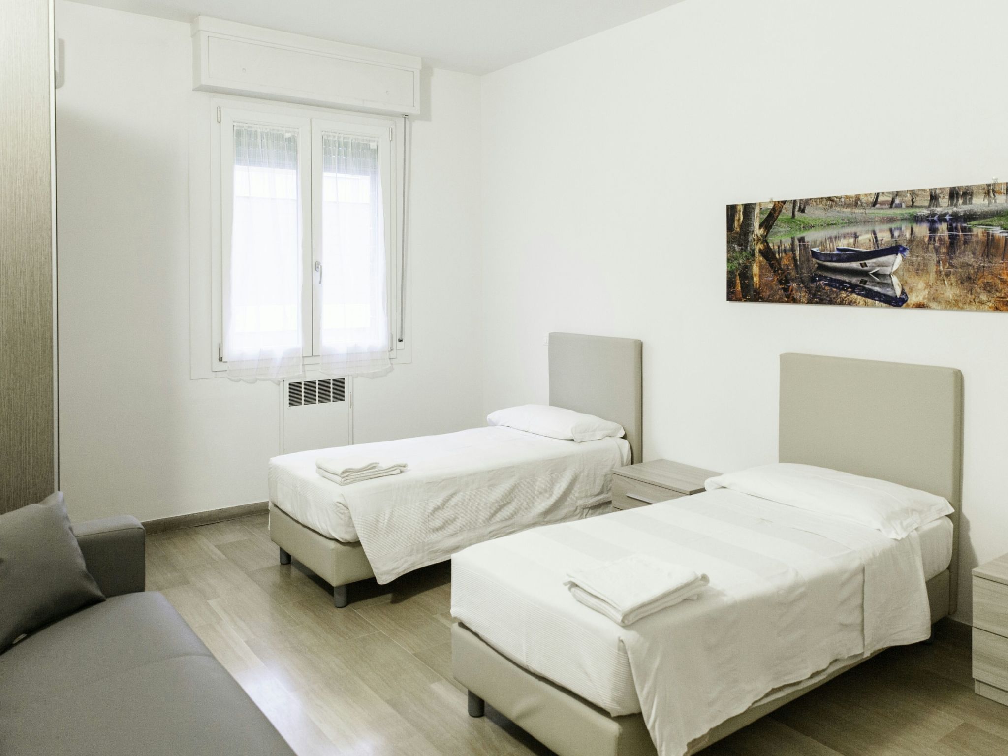 Auf dem Messegelände 14, in der Nähe des Zentrums und gegenüber dem Messegeländ-Image-tags.info