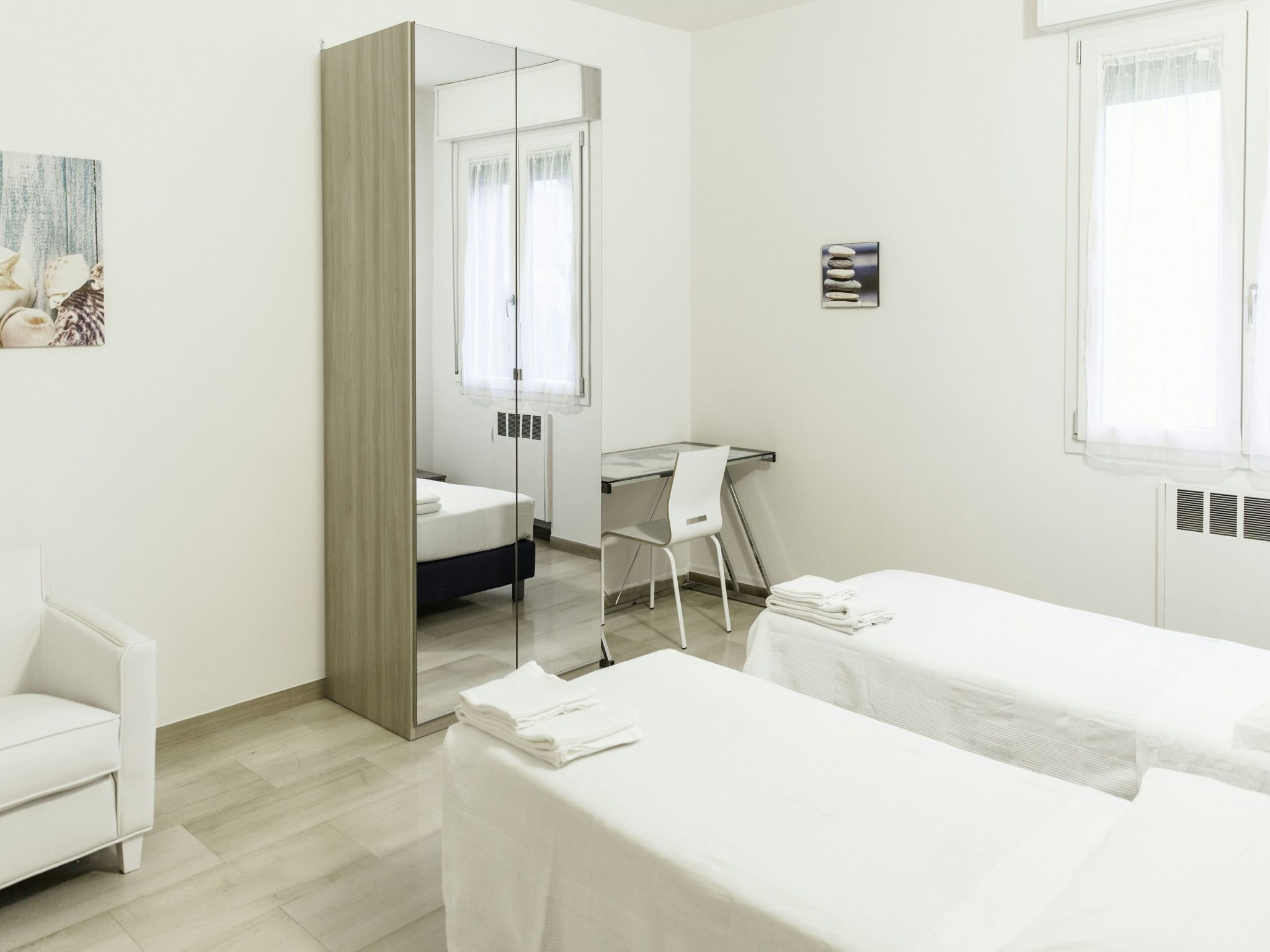 Auf dem Messegelände 14, in der Nähe des Zentrums und gegenüber dem Messegeländ-Image-tags.info