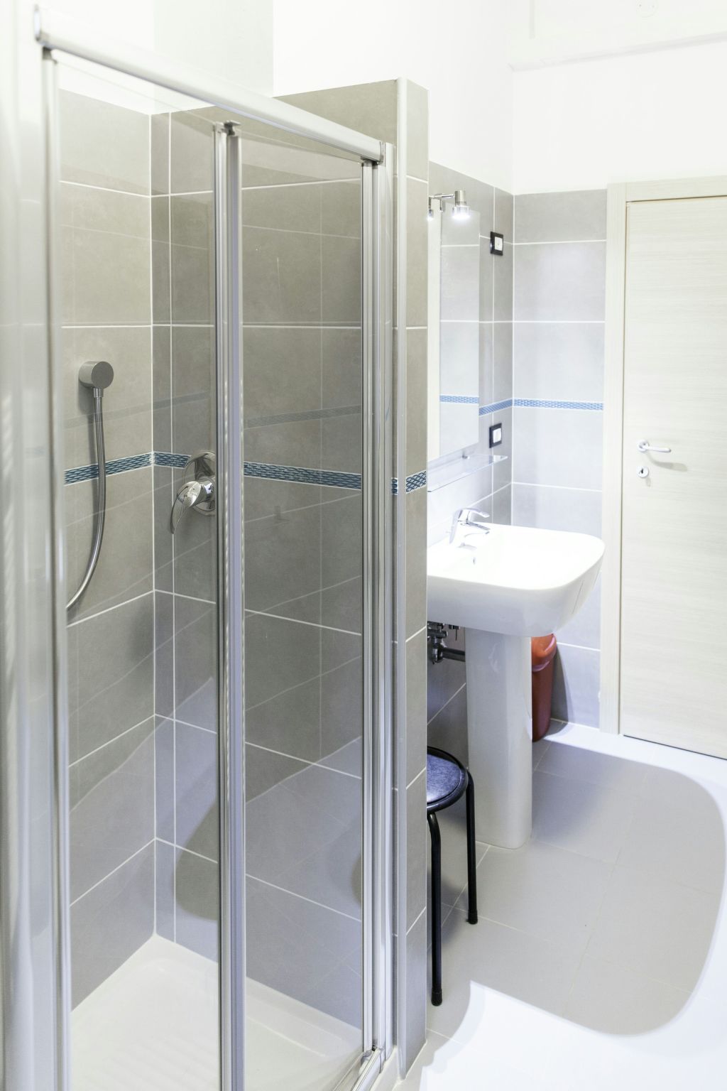 Auf dem Messegelände 14, in der Nähe des Zentrums und gegenüber dem Messegeländ-Image-tags.info