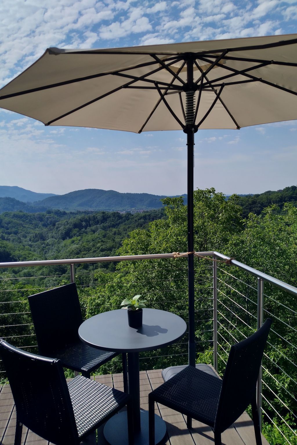 Wunderschönes Ferienhaus mit Pool und 360° Blick-Binnen