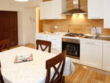 Historisch appartement in 18e-eeuws pand met gedeelde tuin in Raveo - thumbnail 4