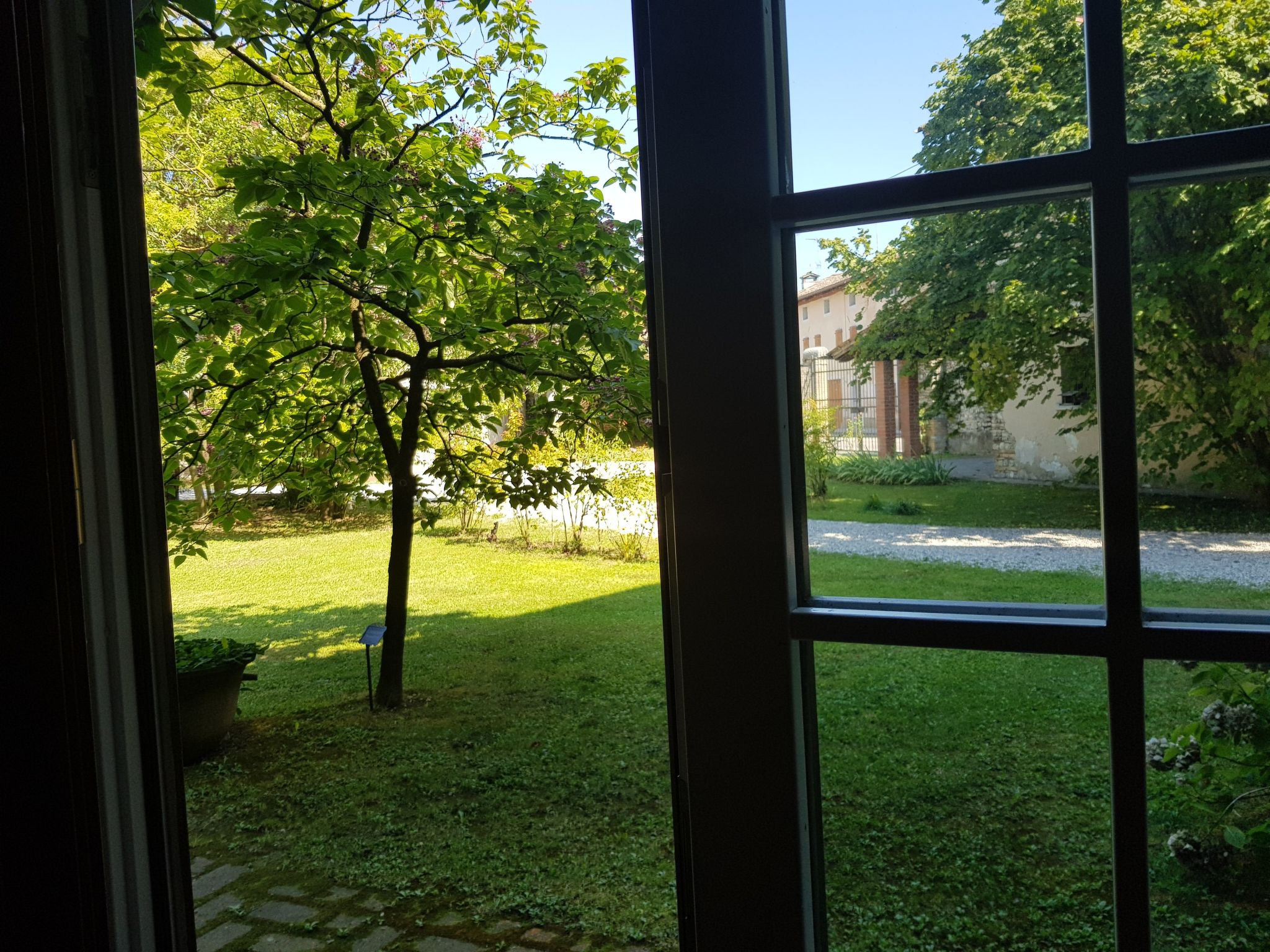 Mit Privatparkplatz-Binnen