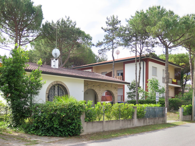 Villa Salvador (LIG590)