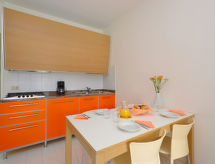 Op 900 m van zee: Comfortabel appartement in Lignano Pineta · 1 slk - thumbnail 4
