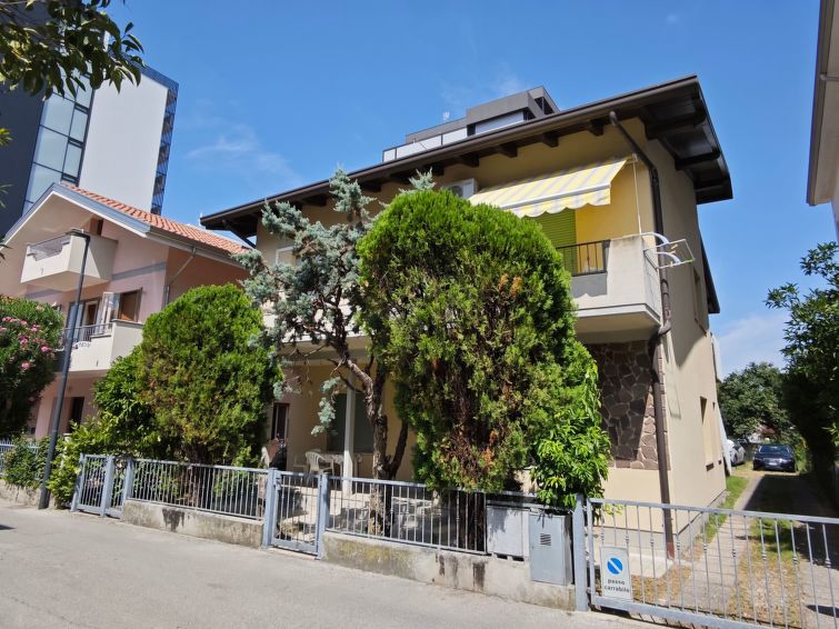 Op 400m van zee: Ruim appartement in Lignano Pineta in Lignano Pineta