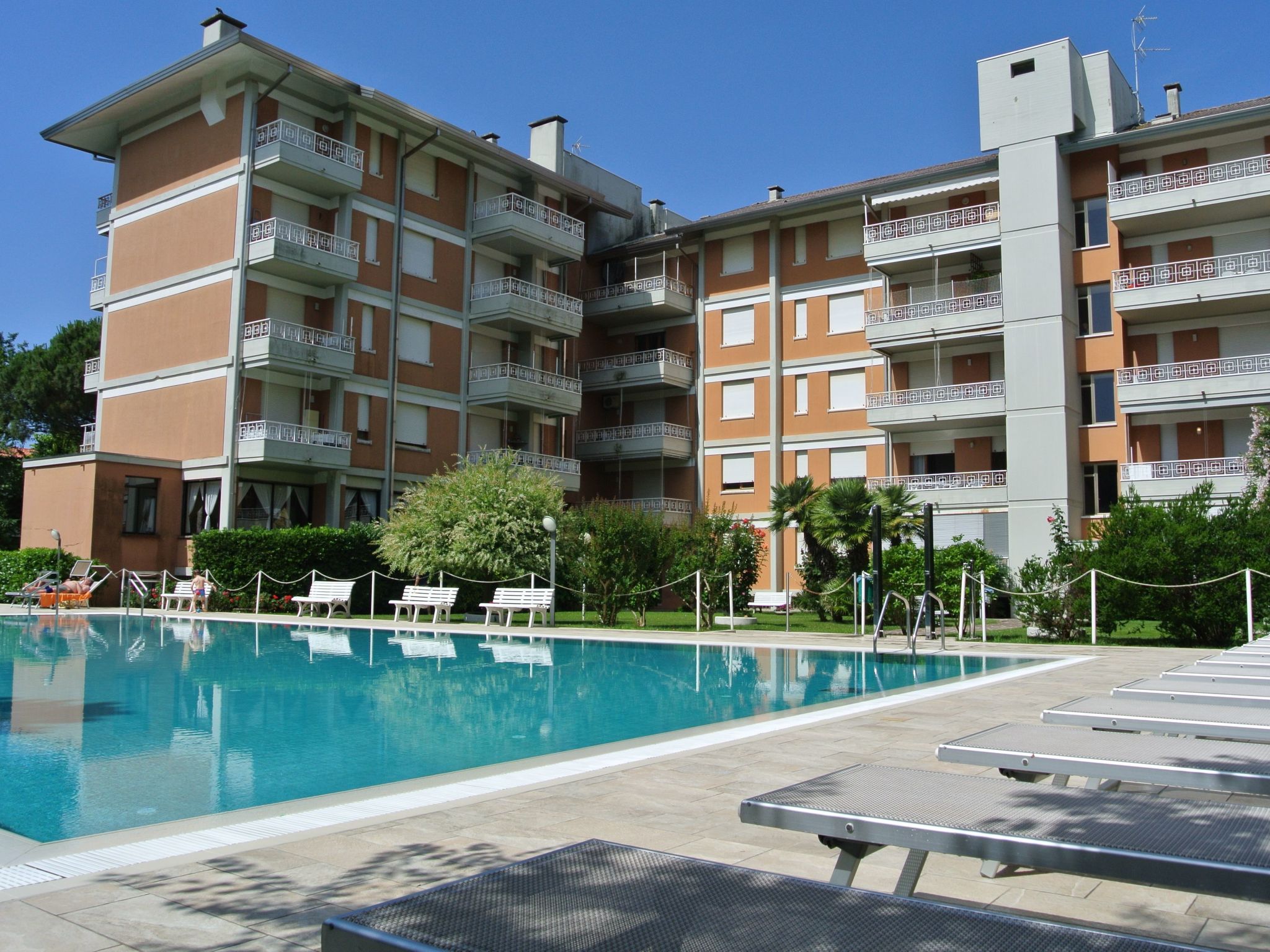 Residence Gardena - Ferienwohnung 11 mit Pool - Dehors