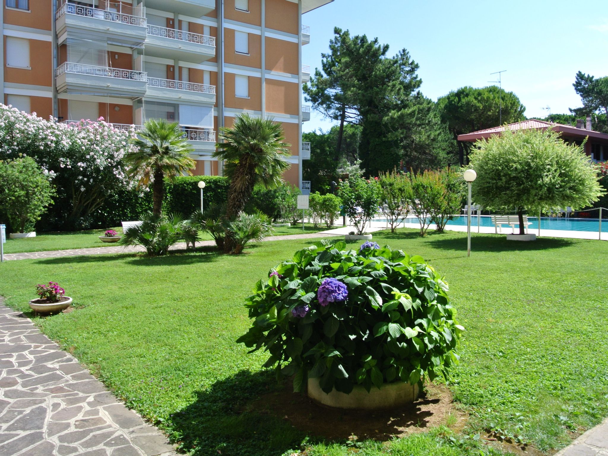 Residence Gardena - Ferienwohnung 11 mit Pool - Dehors