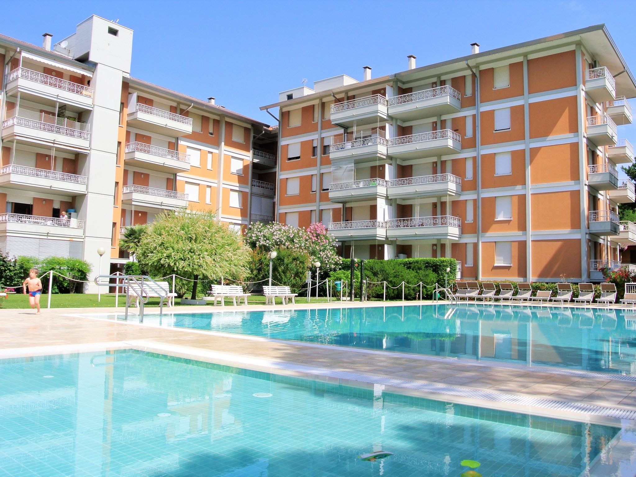 Residence Gardena - Ferienwohnung 11 mit Pool - Dehors
