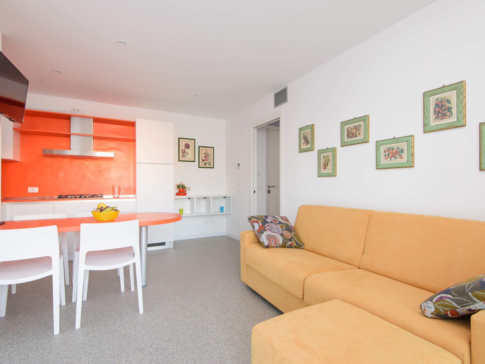Kitchen / Dining Room