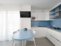 Modern appartement in Lignano Sabbiadoro, 100m van zee en strand - thumbnail 2