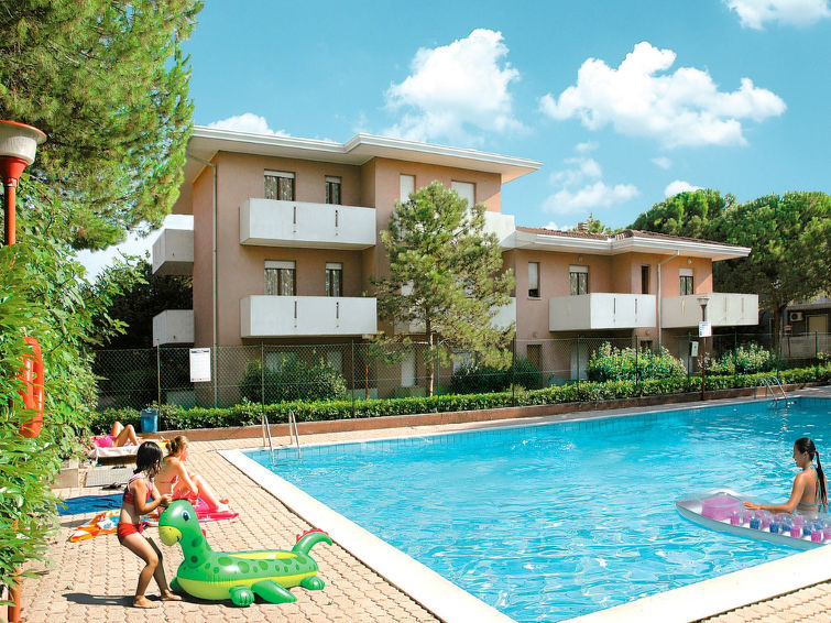 Op 1,0 km van zee: Ruim appartement in centrum Lignano Sabbiadoro in Lignano Sabbiadoro