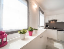 Centraal gelegen appartement in Lignano Sabbiadoro voor 6 personen - thumbnail 5