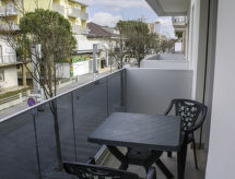 Op 250 m van zee: ruim appartement voor 6 personen in Lignano Sabbiadoro - thumbnail 1