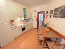 Centraal gelegen appartement in Bibione voor 5 personen · 55 m² - thumbnail 2