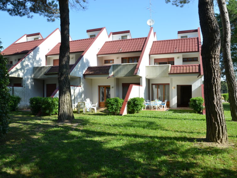 Op 500m van zee: Ruim vakantiehuis voor 8 personen in Bibione in Bibione