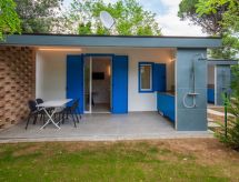 Knus Tiny House voor 4 bij zee in Bibione, op 280m van het strand - thumbnail 1