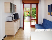 Op 1,3 km van zee: Ruim appartement voor 6 personen in Bibione - thumbnail 2