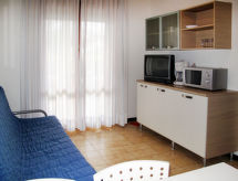 Op 1,3 km van zee: Ruim appartement voor 6 personen in Bibione - thumbnail 3