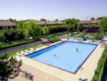 8-persoons vakantiehuis in Bibione op 1,5 km van zee - thumbnail 1