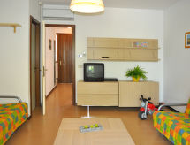 8-persoons vakantiehuis in Bibione op 1,5 km van zee - thumbnail 5