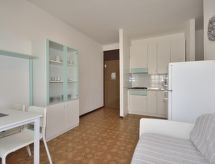 Residence Ranieri: Comfortabel appartement op 100 meter van zee in Bibione - thumbnail 3