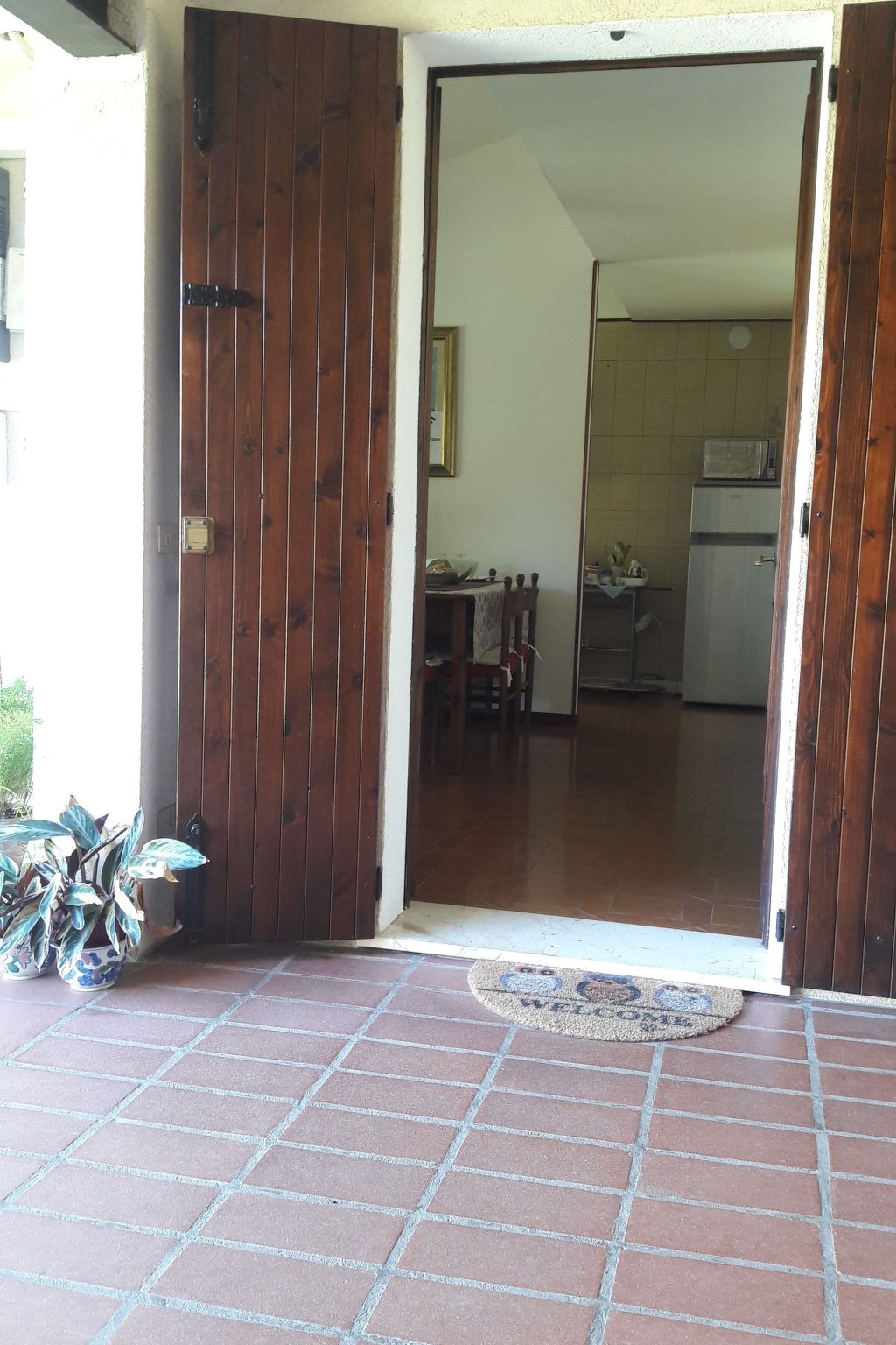 Auf einem ummauerten Grundstück-Image-tags.info