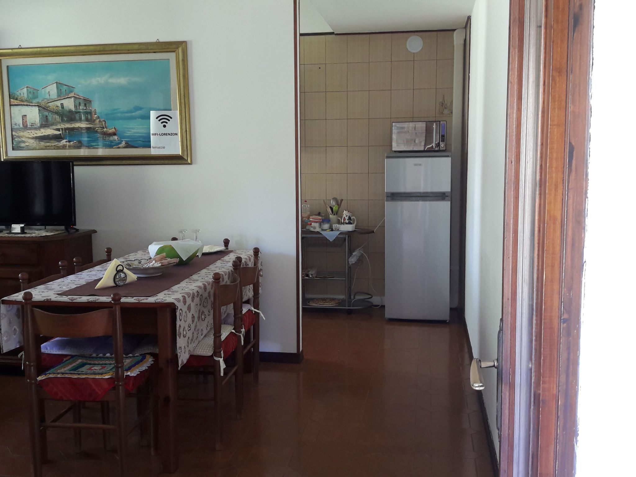 Auf einem ummauerten Grundstück-Dedans