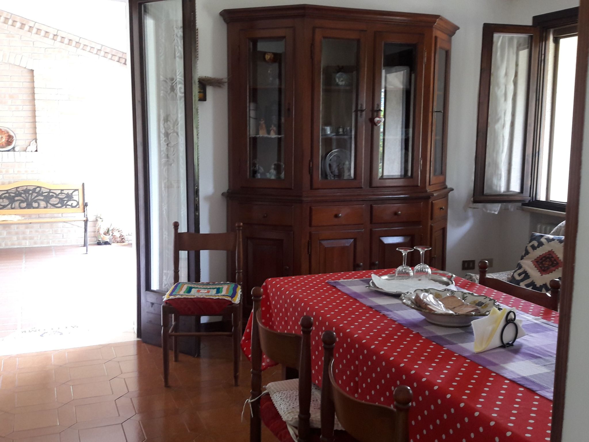 Auf einem ummauerten Grundstück-Image-tags.info