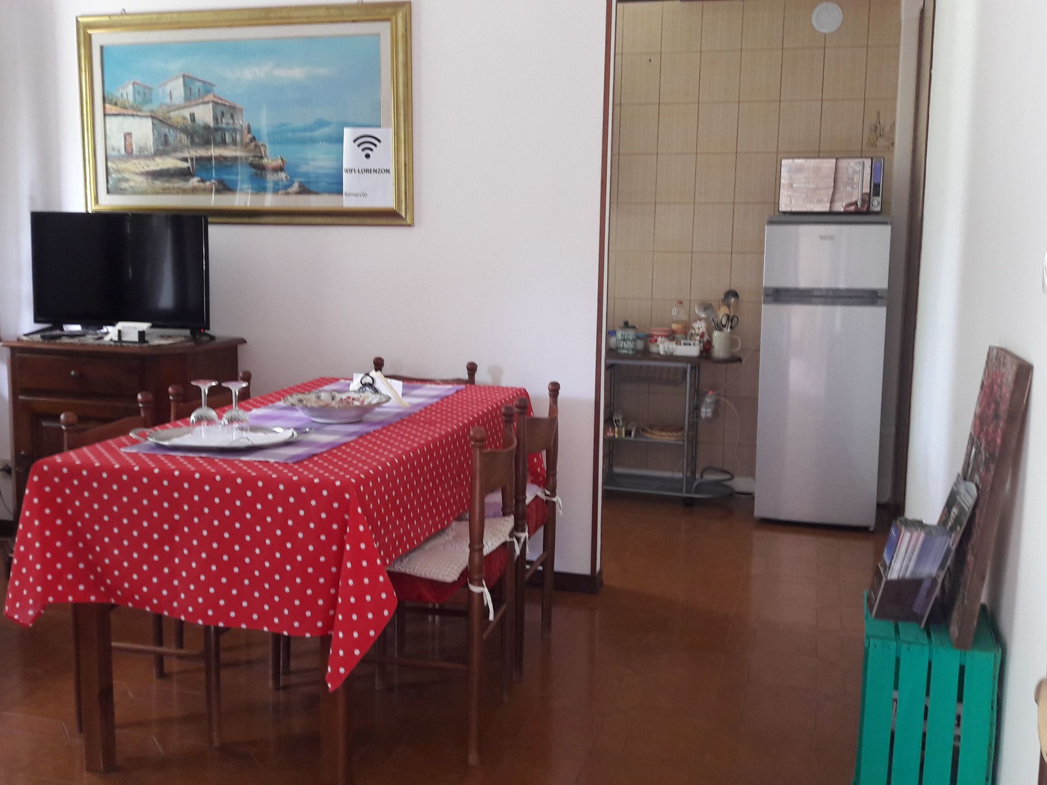 Auf einem ummauerten Grundstück-Dedans