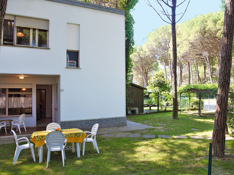 Search and Stay destination Bibione, Veneto - Italy from AU$ 112. Primula