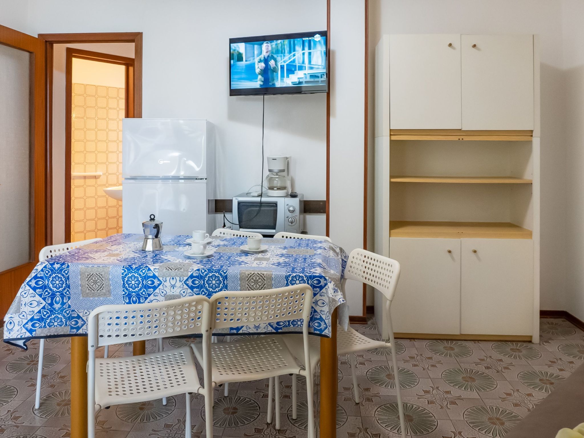 "Ollimpia 82"-Inside