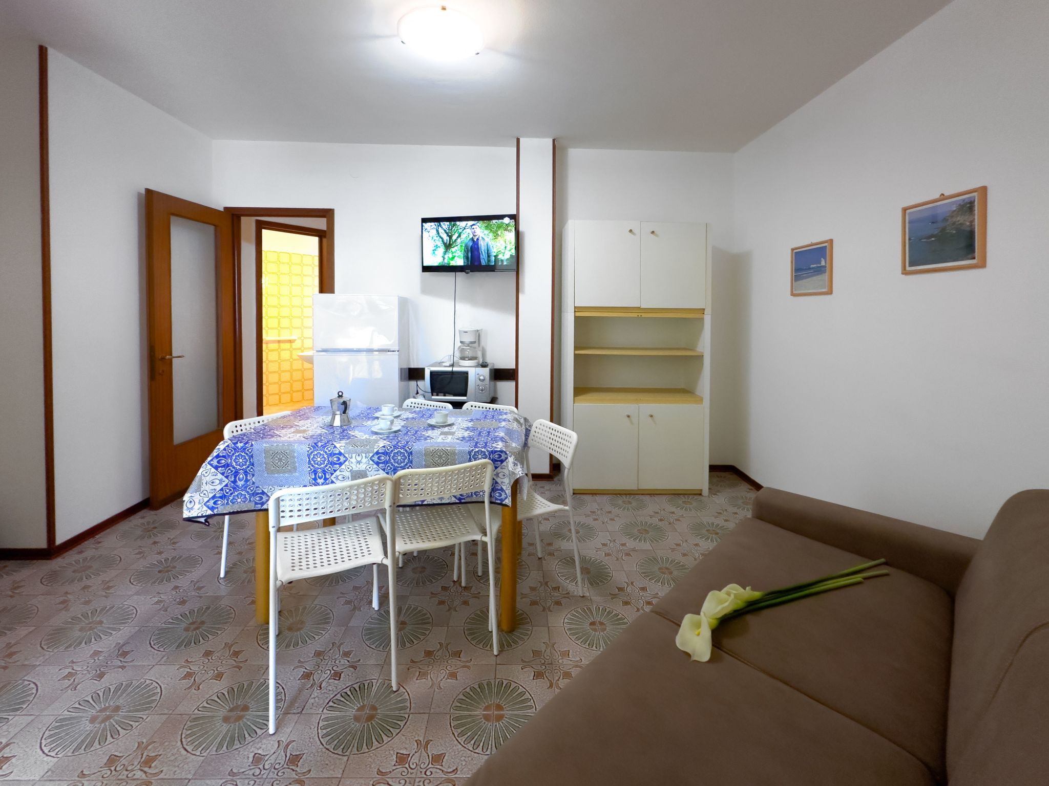 "Ollimpia 82"-Inside