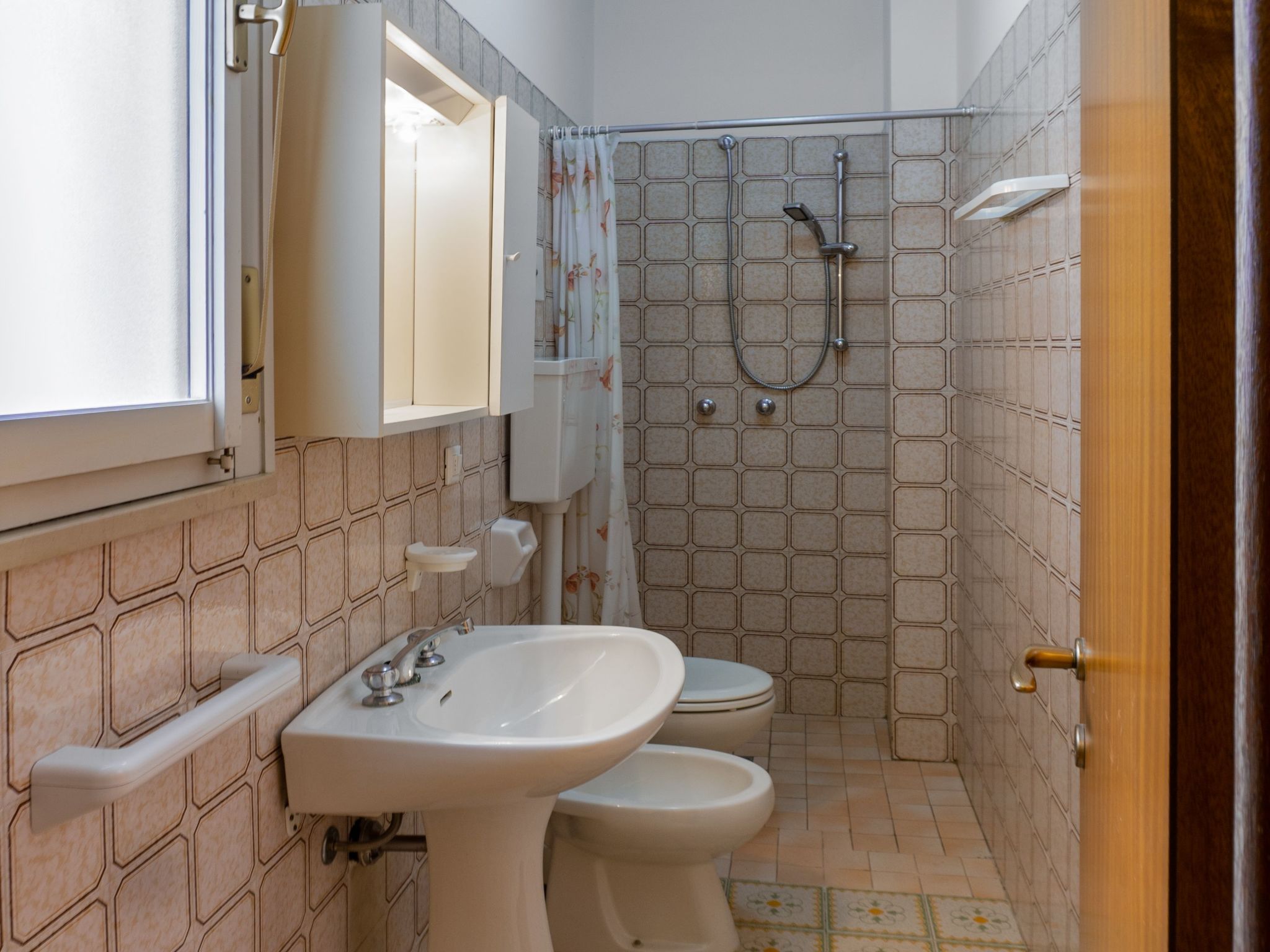 "Ollimpia 82"-Inside