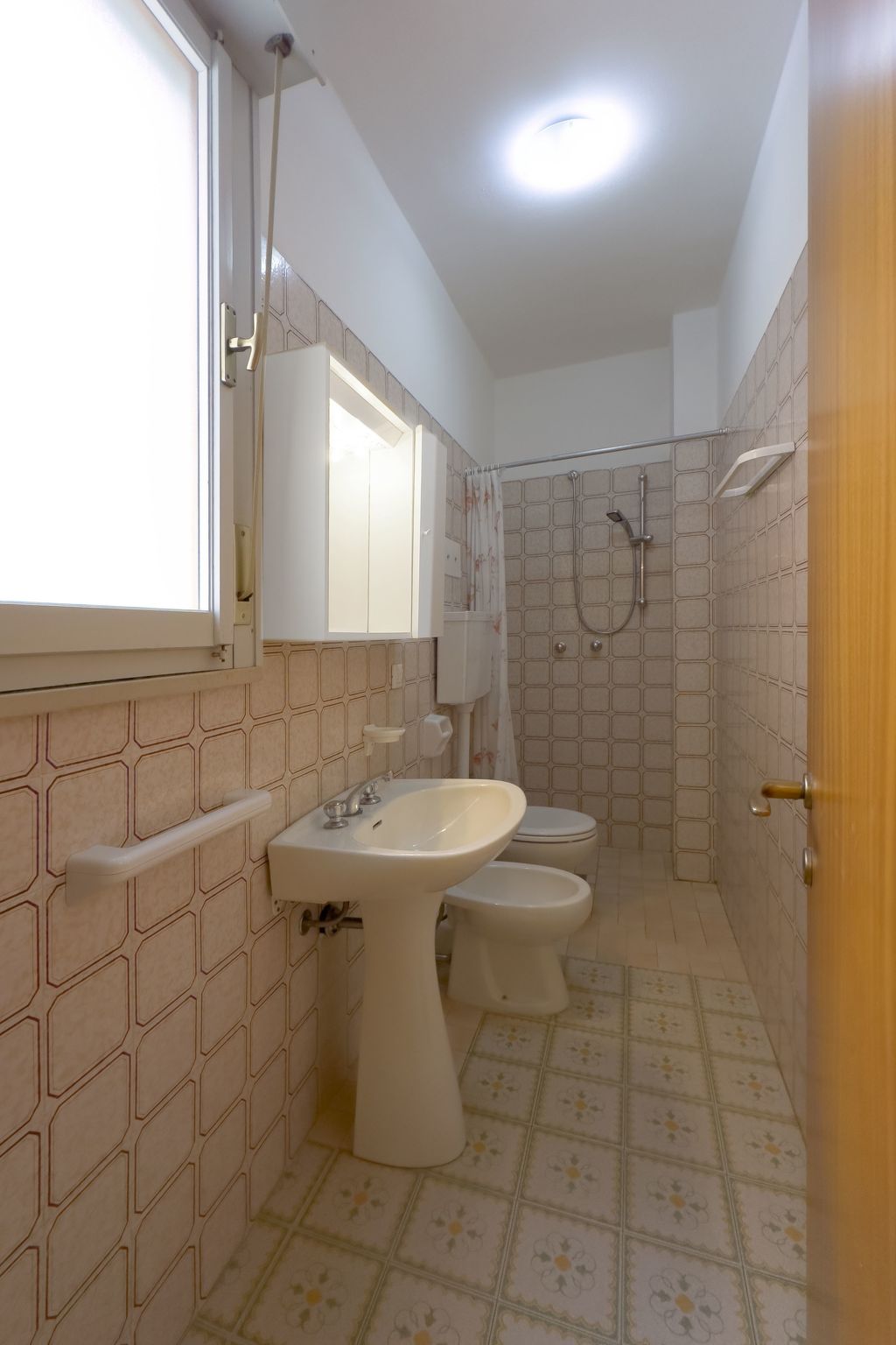 "Ollimpia 82"-Inside