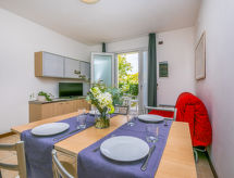 Appartement Robinia/Pinetine in Caorle: comfortabel aan zee met zwembad - thumbnail 6