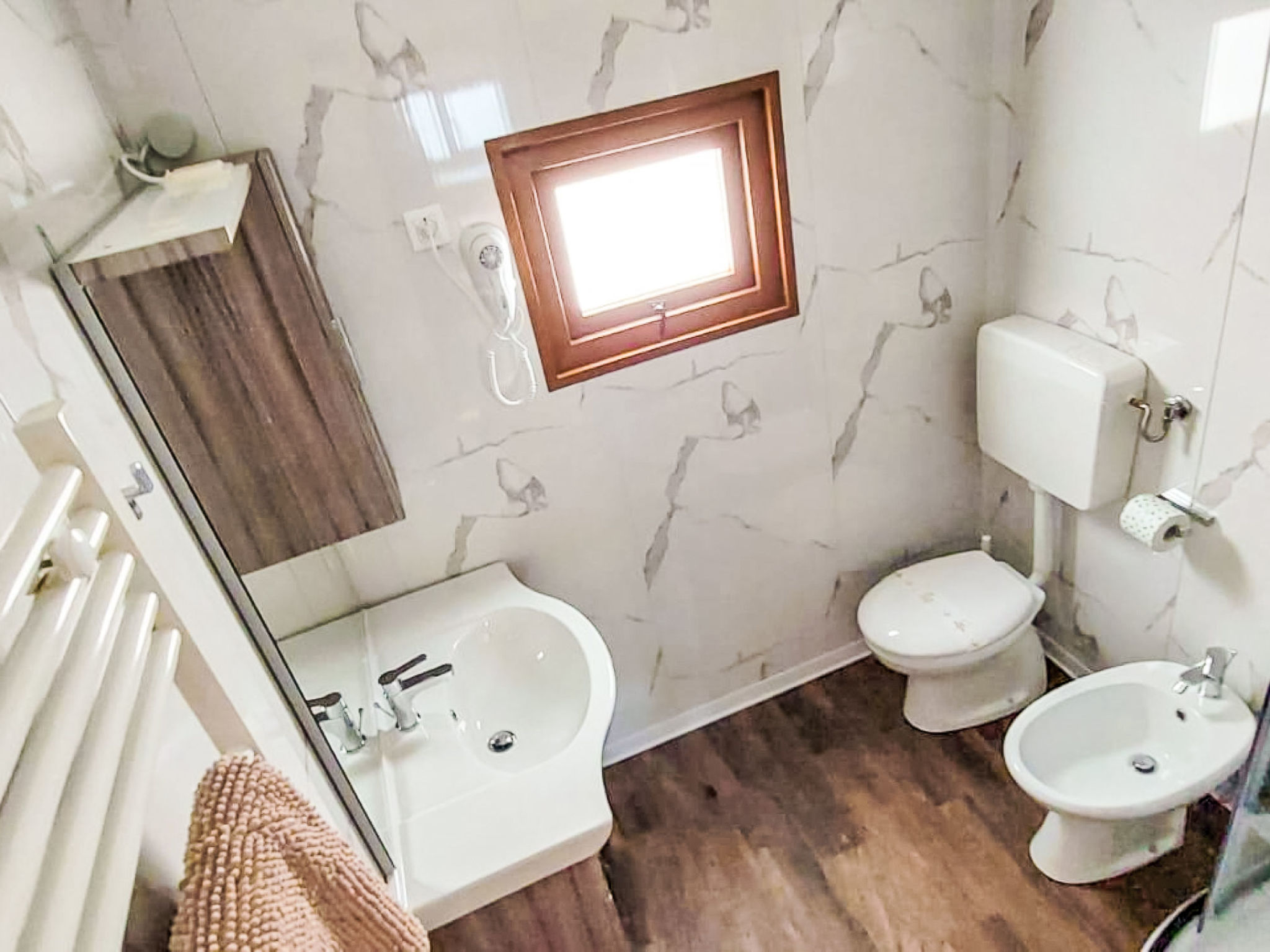 Camping Village Cavallino-Drinnen