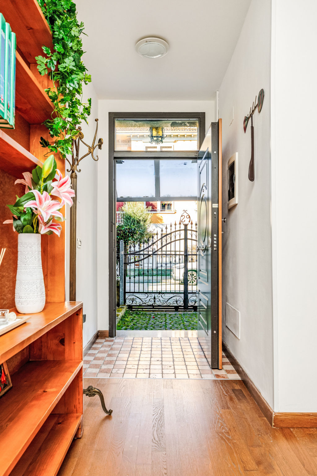 Private Garden Apartment - Binnen